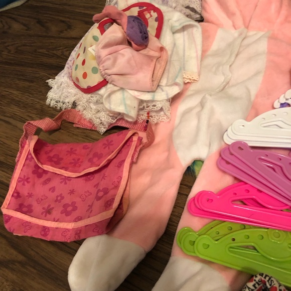 American girl wellie wishers Camille,baby clothes/shoes, unicorn onsie, hangers - Picture 3 of 16